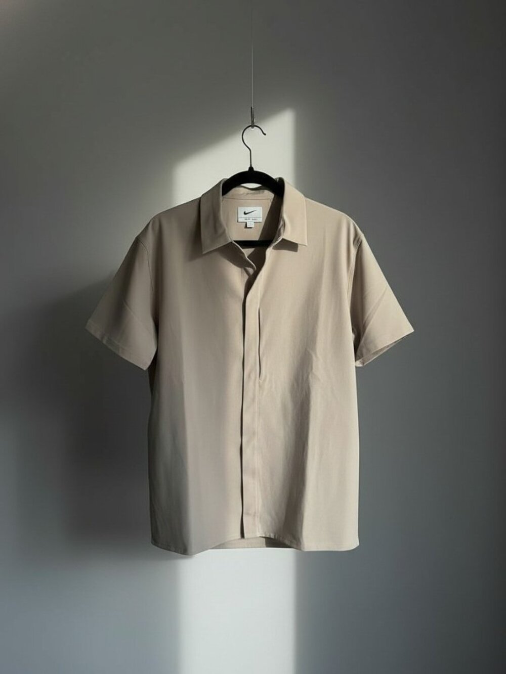 Nike 24.7 Dri-FIT Perfect Stretch Light Short Sleeve Khaki Tan Mens Medium NWT